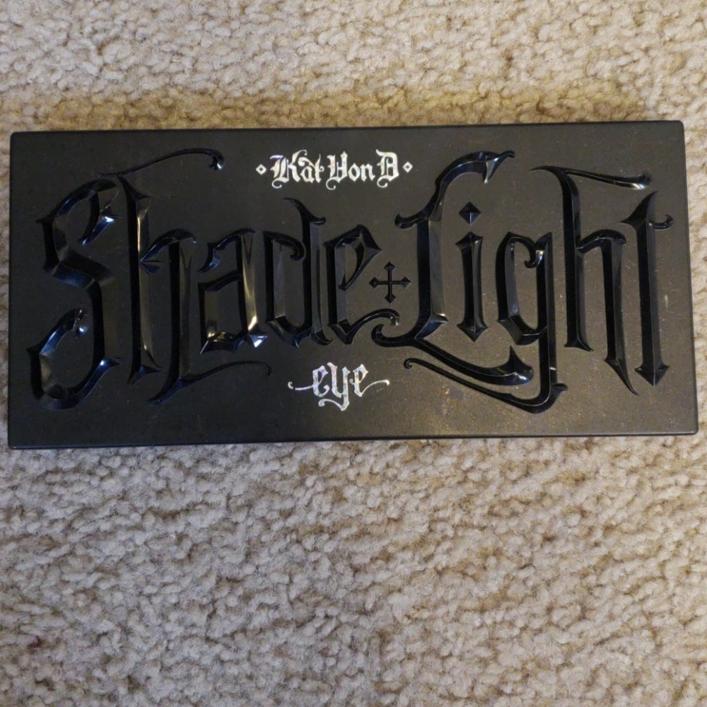 KVD SHIMMER EYE SHADOW